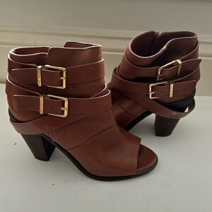 Gianni Bini open toe boots